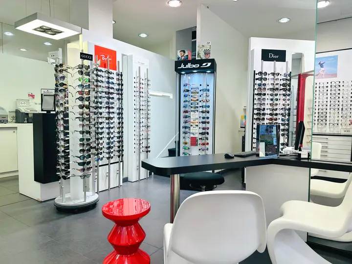 Intérieur du magasin de lunettes Optique Choqueuse à Compiègne